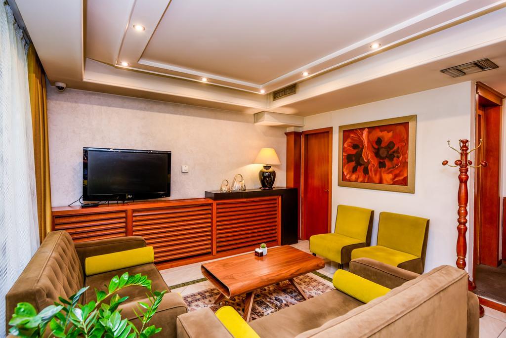 Arber Hotel Tiranë Ngoại thất bức ảnh